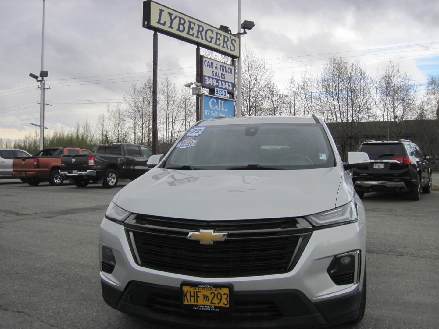 2022 silver /black Chevrolet Traverse LT AWD (1GNEVHKW0NJ) , automatic transmission, located at 9530 Old Seward Highway, Anchorage, AK, 99515, (907) 349-3343, 61.134140, -149.865570 - Nice Chevrolet Traverse LT AWD, Leather seat, 4 bucket seats, come take a test drive. - Photo#1